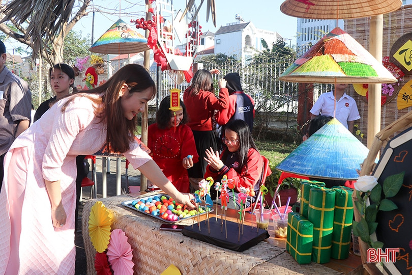 Học sinh Trường Hội nhập Quốc tế iSchool Hà Tĩnh hào hứng với chương trình xuân đa sắc