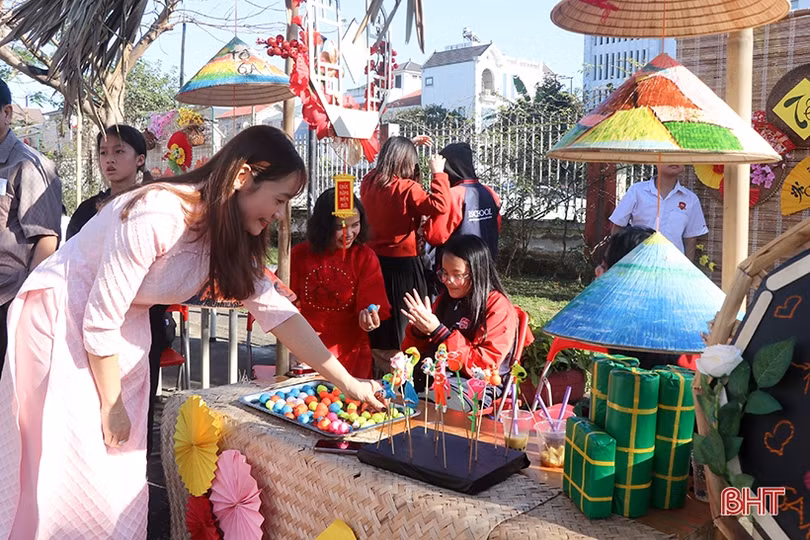 Học sinh Trường Hội nhập Quốc tế iSchool Hà Tĩnh hào hứng với chương trình xuân đa sắc