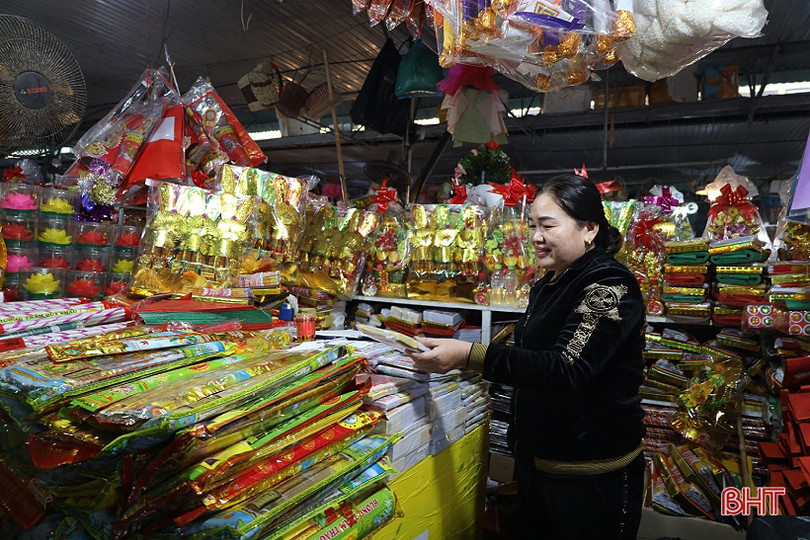 Người Hà Tĩnh tất bật sắm lễ cúng ông Công, ông Táo