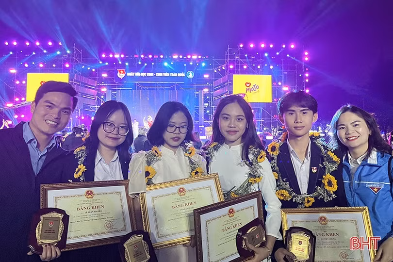 Nam sinh “3 tốt” yêu Ngữ văn, mê hoạt động Đoàn