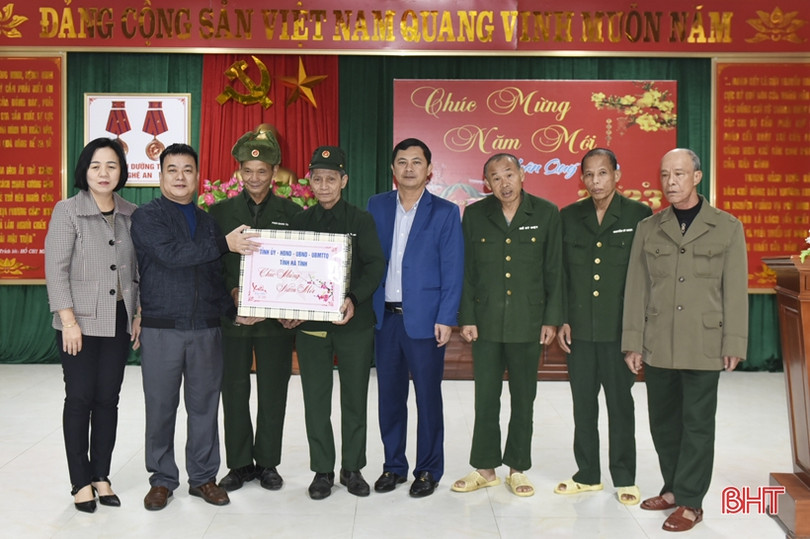 Lãnh đạo Hà Tĩnh chúc tết các trung tâm điều dưỡng thương binh ở Nghệ An