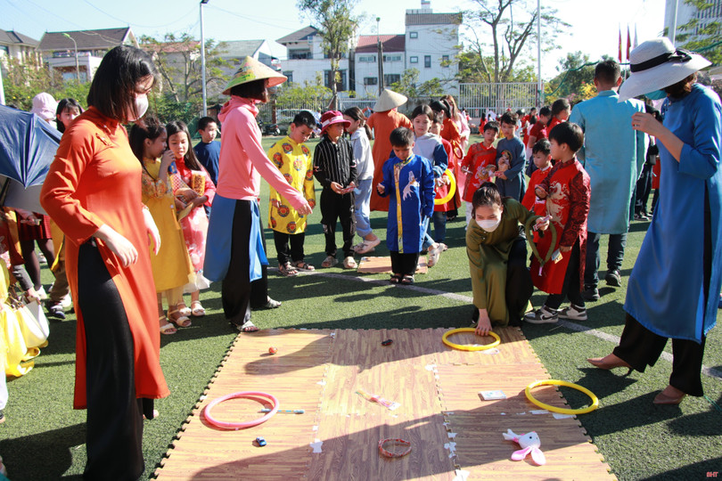 Học sinh Trường Hội nhập Quốc tế iSchool Hà Tĩnh hào hứng với chương trình xuân đa sắc