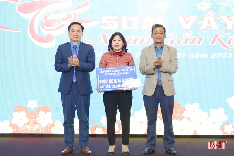 Ấm áp “Tết sum vầy - xuân gắn kết ngành y tế