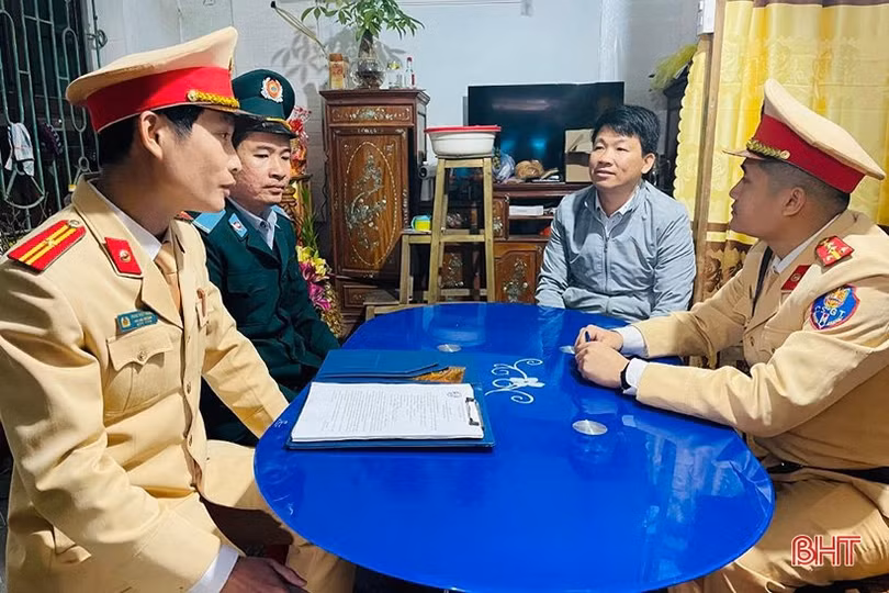 Công an TP Hà Tĩnh ra quân đảm bảo trật tự đô thị, ATGT dịp tết 