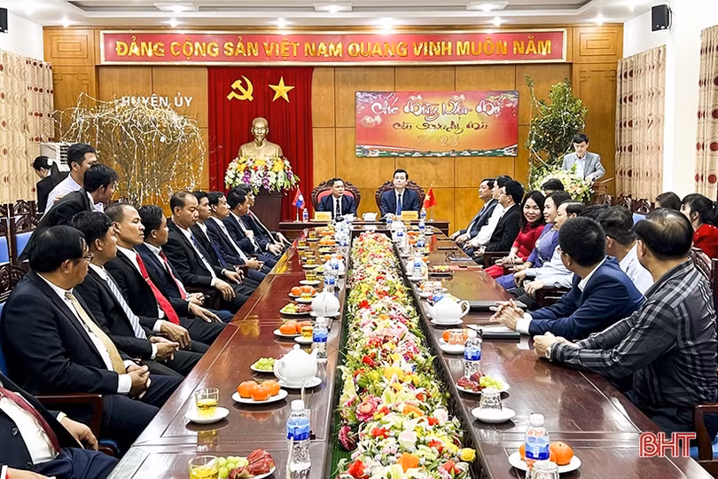 Thà Phà Bạt và Đức Thọ tăng cường hợp tác phát triển