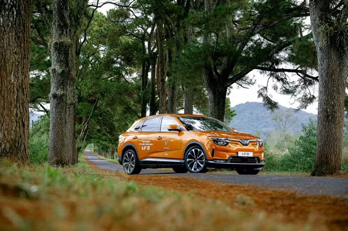 Mạnh tay ưu đãi, VinFast đạt kỷ lục về doanh số ô tô điện bán ra