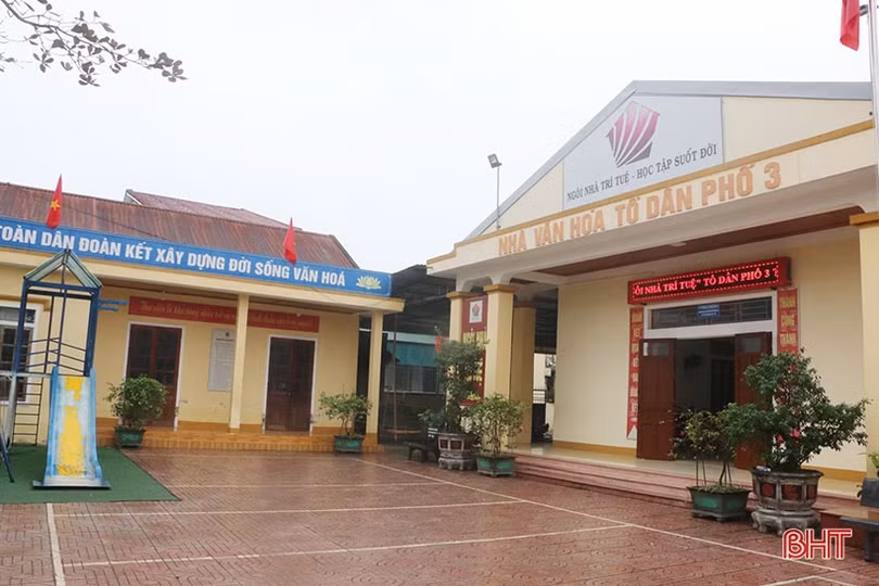 Bí thư chi bộ gương mẫu trong xây dựng tổ dân phố văn minh 