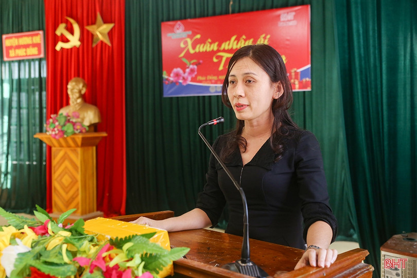 Báo Hà Tĩnh, Ngân hàng Chính sách xã hội tỉnh trao quà tết cho người nghèo huyện Hương Khê