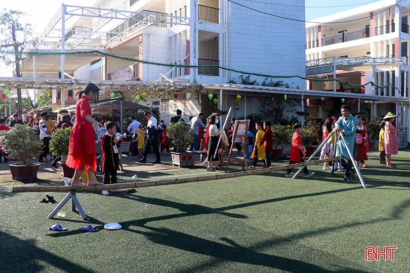 Học sinh Trường Hội nhập Quốc tế iSchool Hà Tĩnh hào hứng với chương trình xuân đa sắc