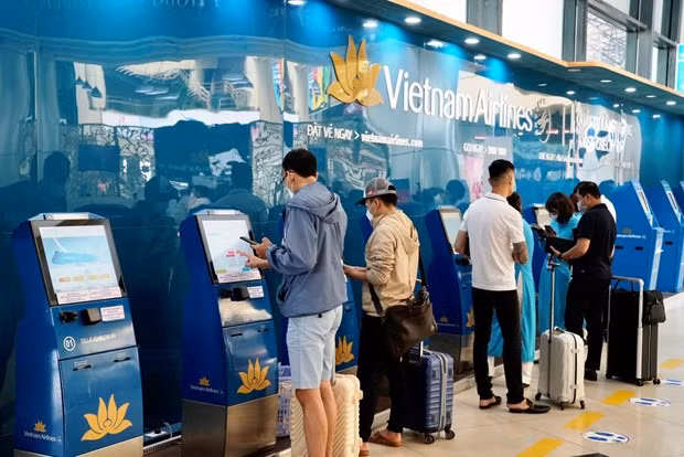 Vé máy bay tết Nguyên đán nhiều chặng còn ít, mức giá cao chót vót