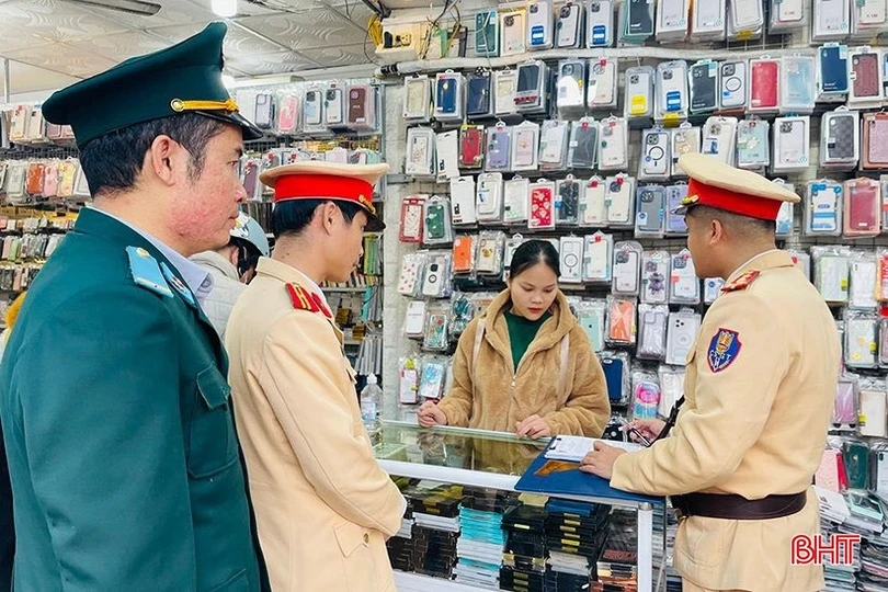 Công an TP Hà Tĩnh ra quân đảm bảo trật tự đô thị, ATGT dịp tết 