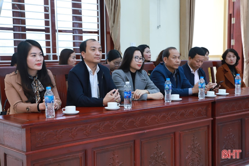 Mang tết yêu thương đến với học sinh nghèo, trẻ em mồ côi 