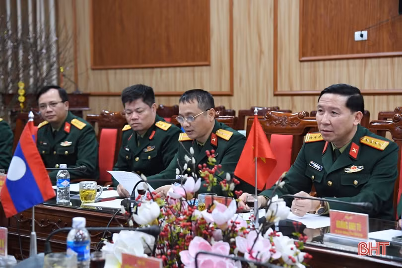 Bộ CHQS Thủ đô Viêng Chăn thăm và chúc tết Bộ CHQS tỉnh Hà Tĩnh