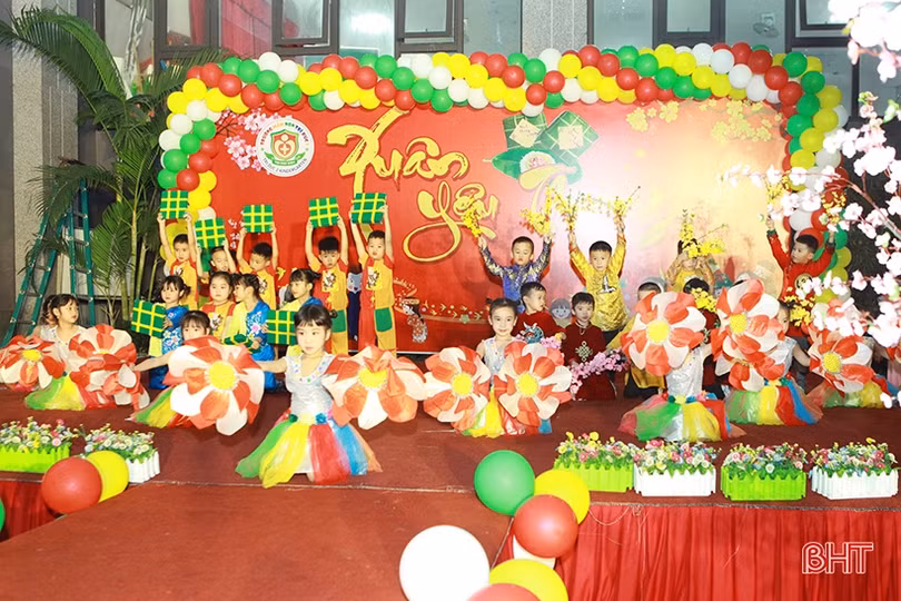 Học sinh mầm non Trí Đức trải nghiệm không gian tết xưa