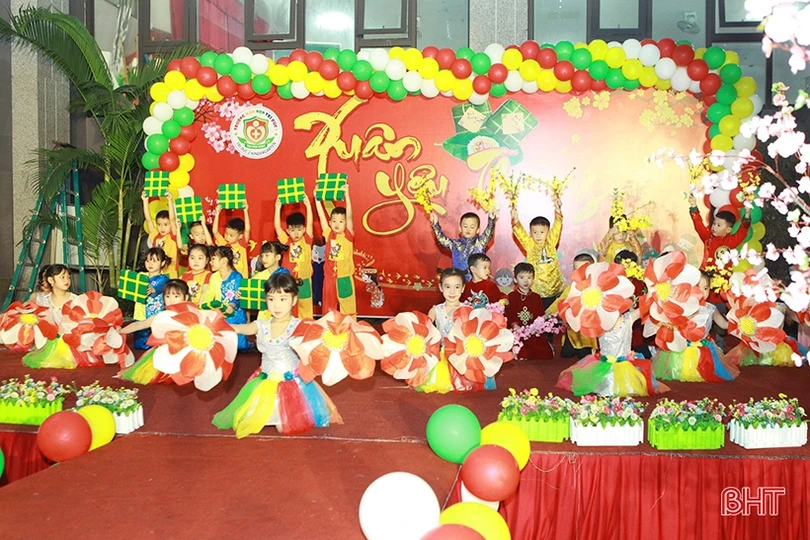 Học sinh mầm non Trí Đức trải nghiệm không gian tết xưa