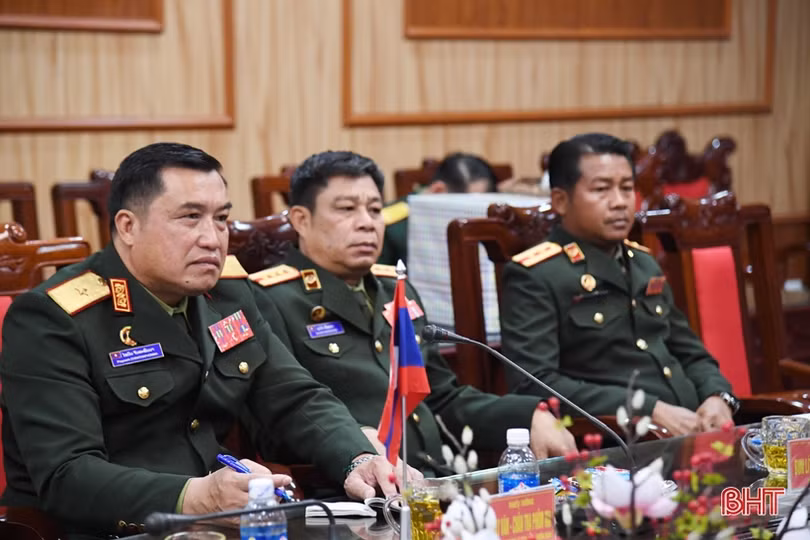 Bộ CHQS Thủ đô Viêng Chăn thăm và chúc tết Bộ CHQS tỉnh Hà Tĩnh