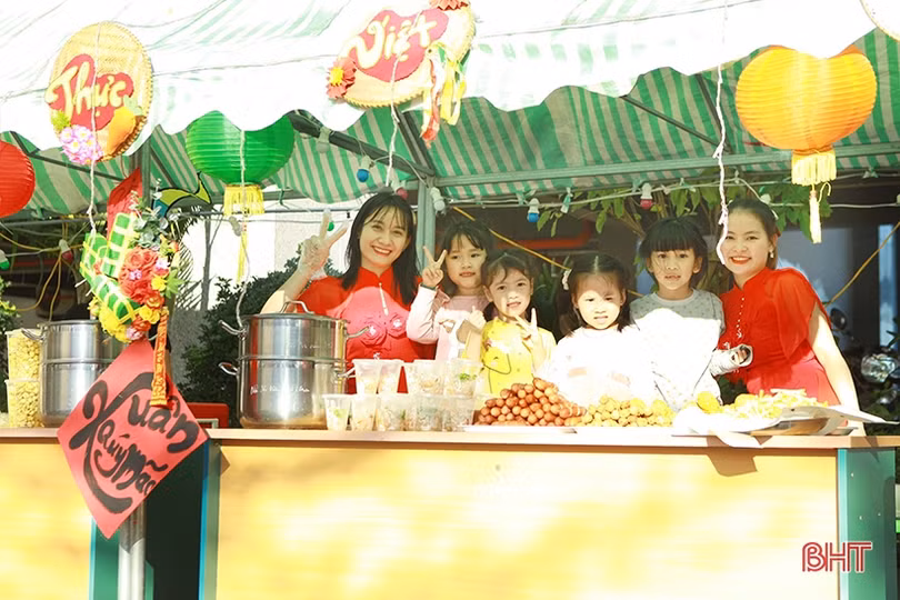 Học sinh mầm non Trí Đức trải nghiệm không gian tết xưa