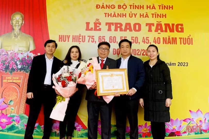 Các địa phương ở Hà Tĩnh sôi nổi hoạt động kỷ niệm 93 năm ngày thành lập Đảng