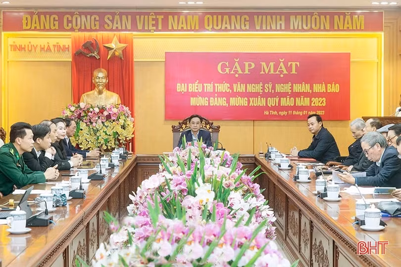 Các địa phương ở Hà Tĩnh sôi nổi hoạt động kỷ niệm 93 năm ngày thành lập Đảng