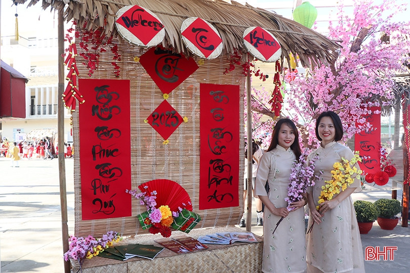 Học sinh Trường Hội nhập Quốc tế iSchool Hà Tĩnh hào hứng với chương trình xuân đa sắc