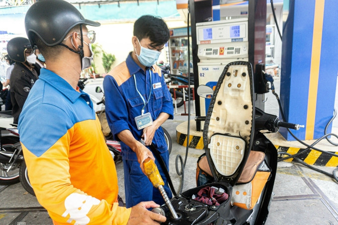 Giá xăng ngày mai có thể giảm