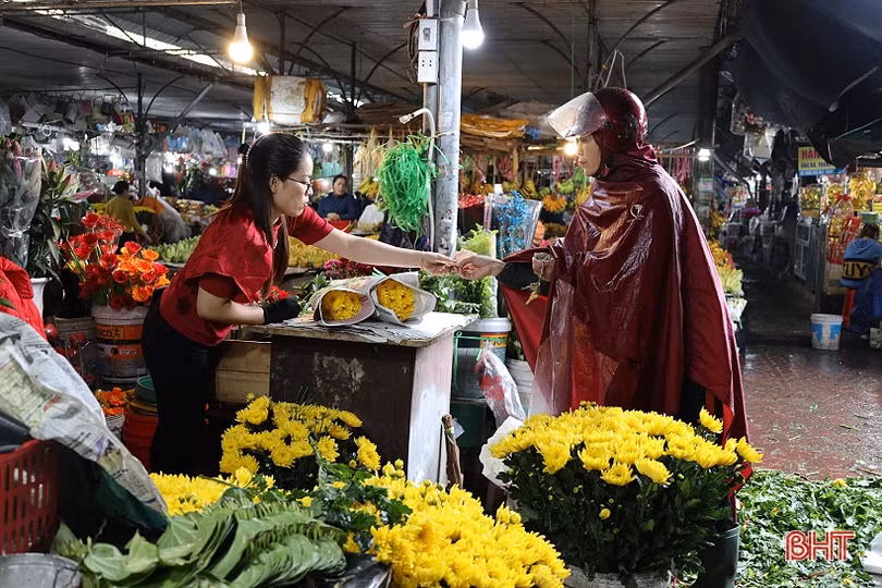 Người Hà Tĩnh tất bật sắm lễ cúng ông Công, ông Táo