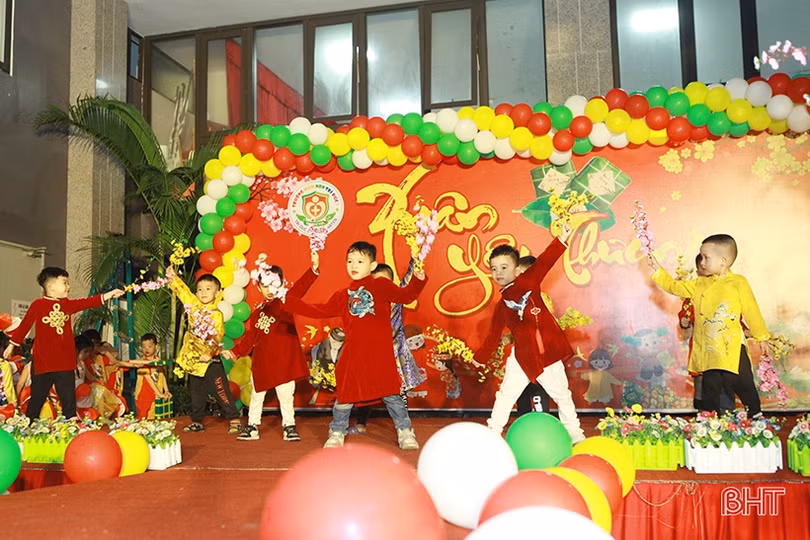 Học sinh mầm non Trí Đức trải nghiệm không gian tết xưa