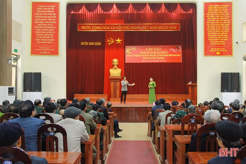 Các địa phương ở Hà Tĩnh sôi nổi hoạt động kỷ niệm 93 năm ngày thành lập Đảng