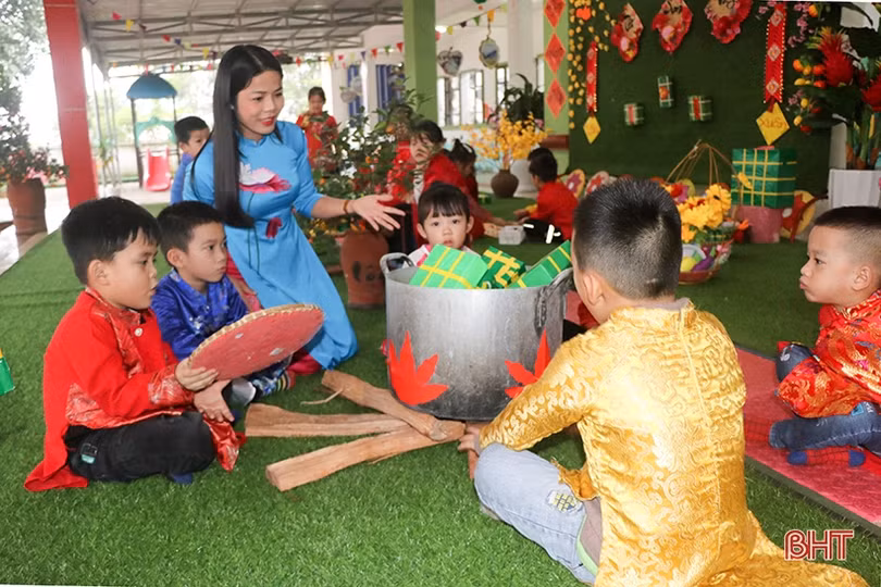 Học sinh mầm non Hà Tĩnh trải nghiệm không gian tết xưa