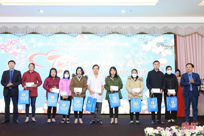Ấm áp “Tết sum vầy - xuân gắn kết ngành y tế
