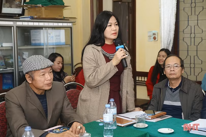 Đoàn kết, thống nhất, đóng góp tích cực vào sự phát triển văn học nghệ thuật 