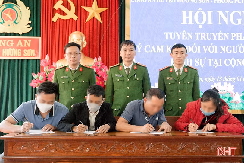 107 người chấp hành án hình sự tại cộng đồng ký cam kết không vi phạm pháp luật