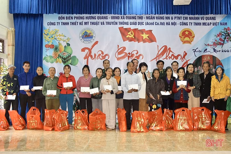 Chương trình “Xuân biên phòng, ấm lòng dân bản” nơi biên giới Hà Tĩnh 