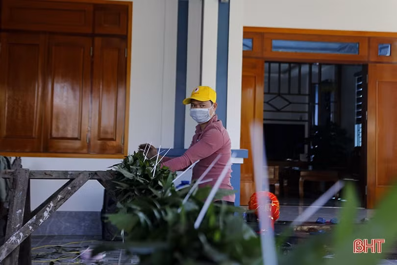 Làm “nêu”... cũng lắm công phu!