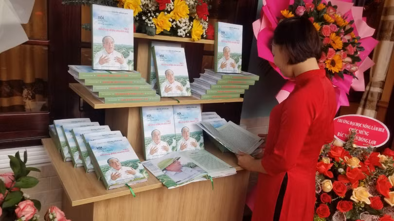 Ra mắt tự truyện “Tôi, dòng sông và những cánh đồng” tập 2
