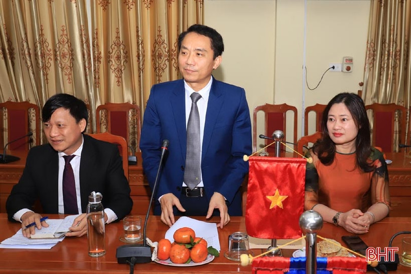 Tiếp tục vun đắp tình đoàn kết giữa các huyện Khăm Cợt, Xay Cham Pon và Hương Sơn