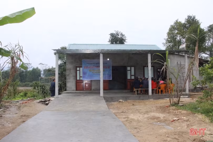 Đoàn ĐBQH tỉnh Hà Tĩnh kêu gọi hỗ trợ làm nhà cho hộ nghèo ở Hương Khê