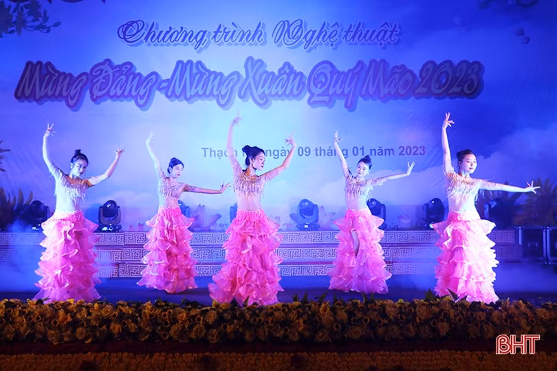 Đặc sắc chương trình nghệ thuật mừng Đảng - mừng xuân tại Thạch Hà