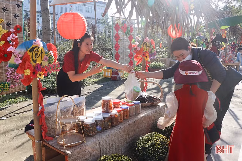 Học sinh Trường Hội nhập Quốc tế iSchool Hà Tĩnh hào hứng với chương trình xuân đa sắc