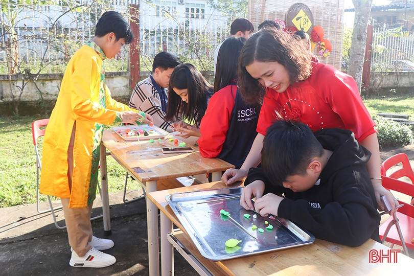 Học sinh Trường Hội nhập Quốc tế iSchool Hà Tĩnh hào hứng với chương trình xuân đa sắc