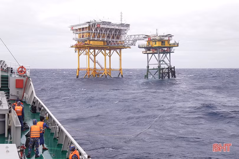 Hoàn thành chuyến thăm, chúc tết cán bộ, chiến sĩ bảo vệ chủ quyền ở thềm lục địa phía Nam của Tổ quốc