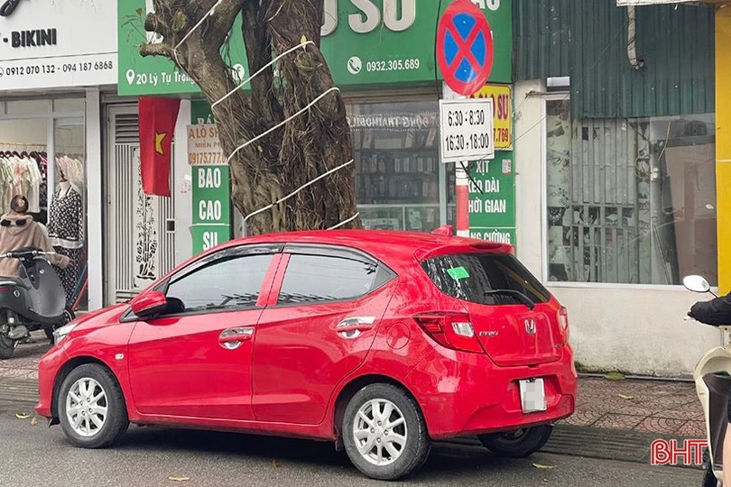 Công an TP Hà Tĩnh ra quân đảm bảo trật tự đô thị, ATGT dịp tết 