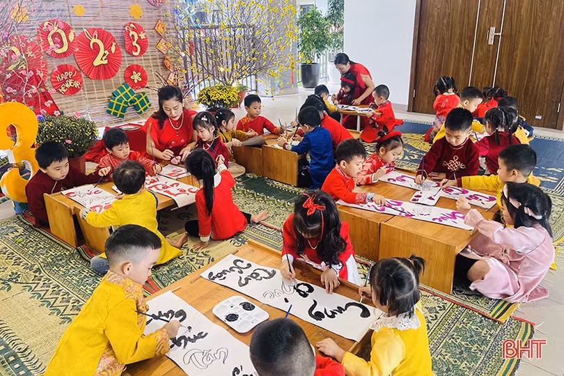 Học sinh mầm non Trí Đức trải nghiệm không gian tết xưa