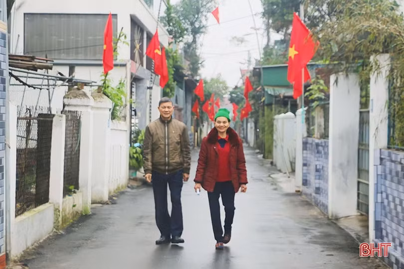 Bí thư chi bộ gương mẫu trong xây dựng tổ dân phố văn minh 