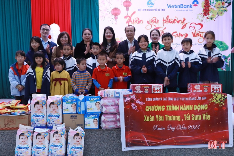 Mang tết yêu thương đến với học sinh nghèo, trẻ em mồ côi 