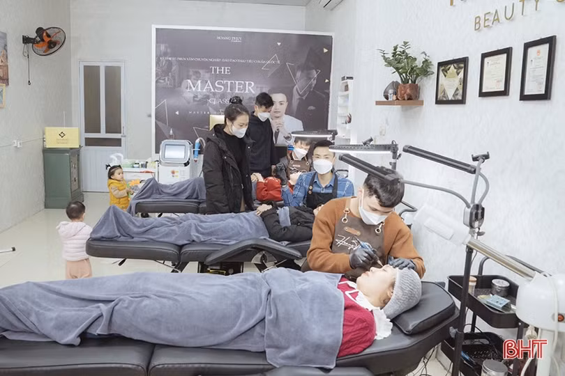 Hà Tĩnh: Các cơ sở “tân trang nhan sắc” nhộn nhịp những ngày cuối năm