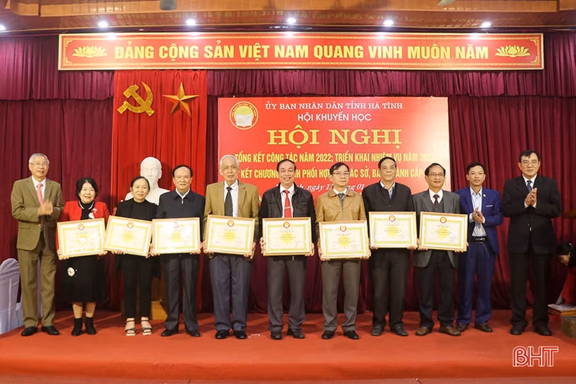 Tiếp tục đẩy mạnh công tác khuyến học, khuyến tài, xây dựng xã hội học tập ở Hà Tĩnh