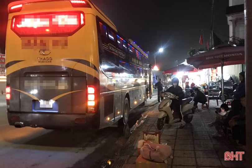 Cần xử lý “mạnh tay” hơn đối với xe dù, bến cóc”!