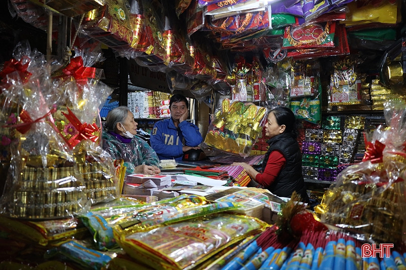 Người Hà Tĩnh tất bật sắm lễ cúng ông Công, ông Táo