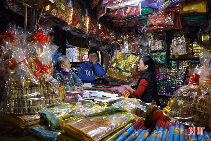 Người Hà Tĩnh tất bật sắm lễ cúng ông Công, ông Táo